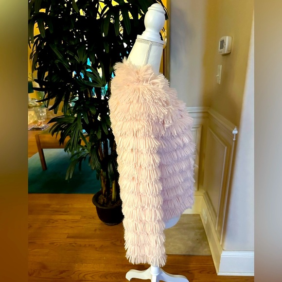 💗💕Blue Blush Pink Adorable Bombshell Fringy Faux Fur Jacket Size Small💕💗 - Picture 4 of 8